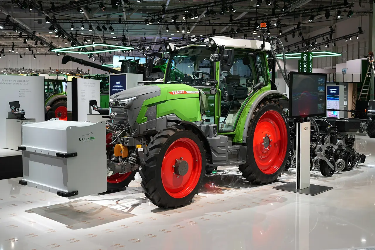 Elektrisk Fendt e107 Vario Profi+ med ekstra batteripakke på Agritechnica 2025