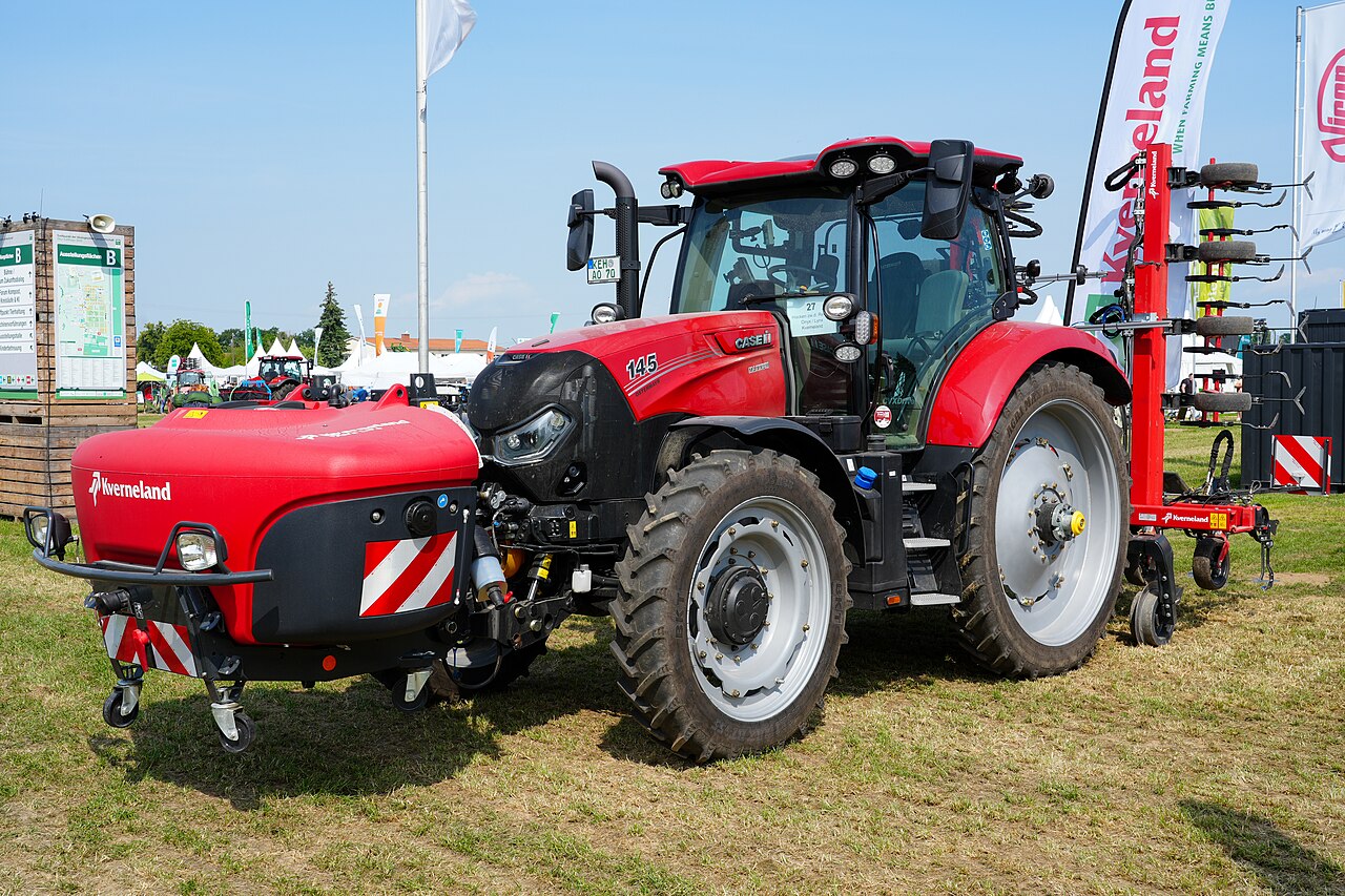 Case IH Maxxum 145 CVXDrive med Kverneland-redskaper