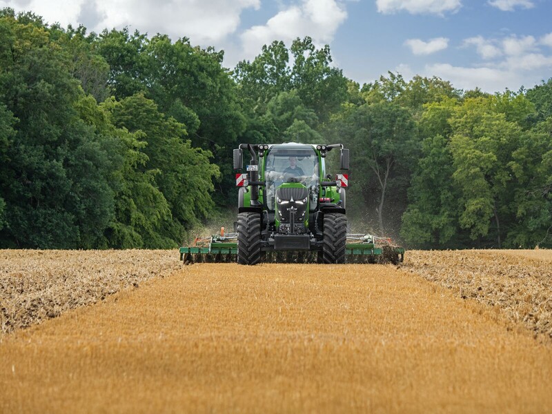 Fendt 620 Vario med skålharv