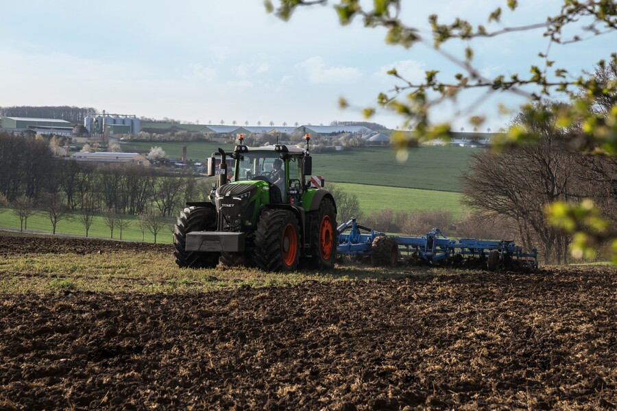 Fendt 900 Vario med plog