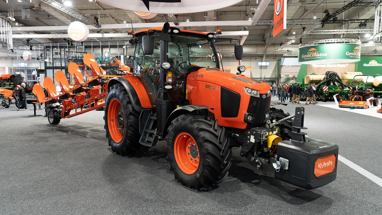 Kubota M6-142 med frontvekt på Agritechnica