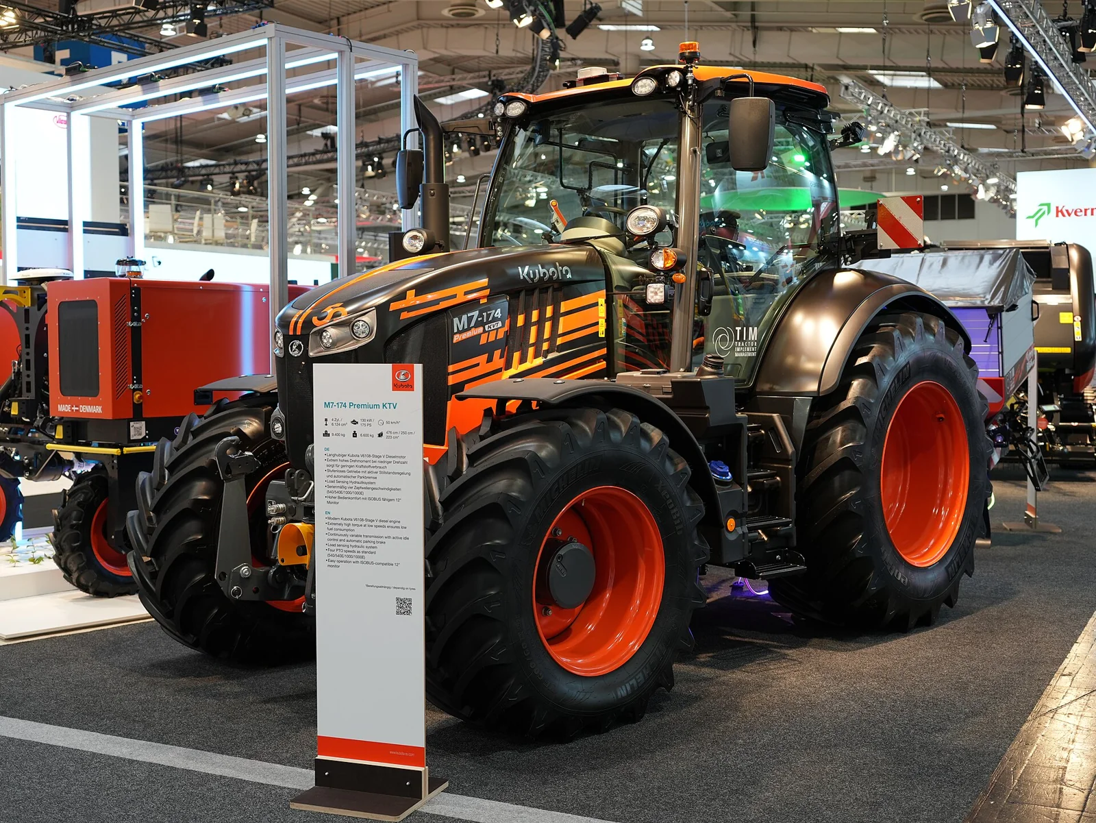 Kubota M7-174 Premium KVT med mørk jubileumslakkering