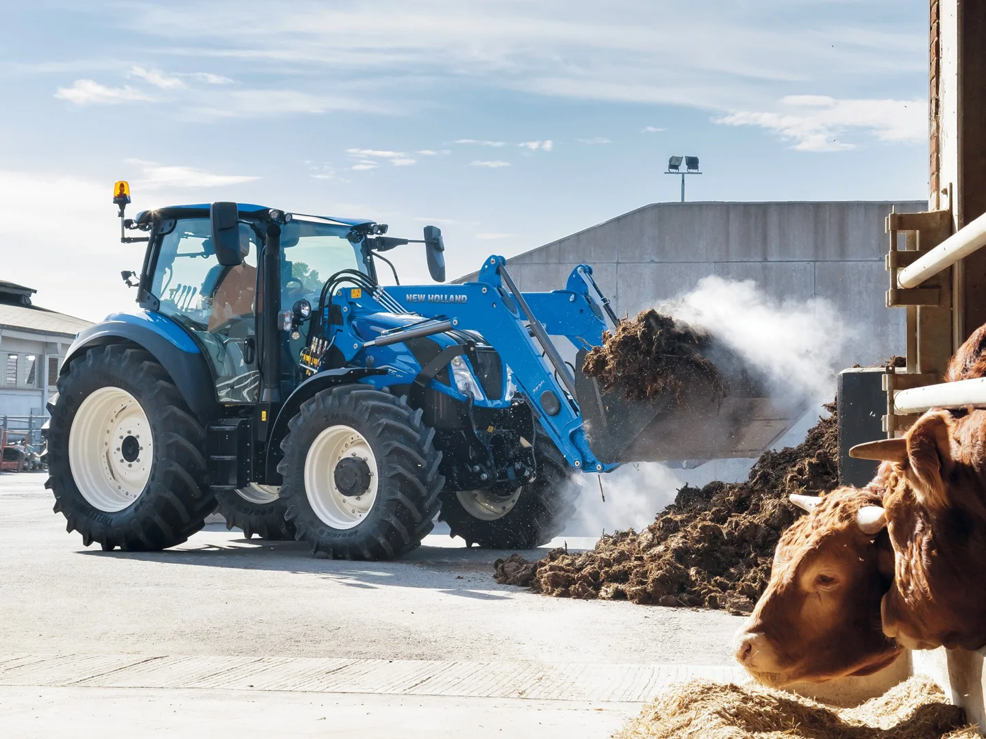New Holland T5 Dynamic Command med frontlaster