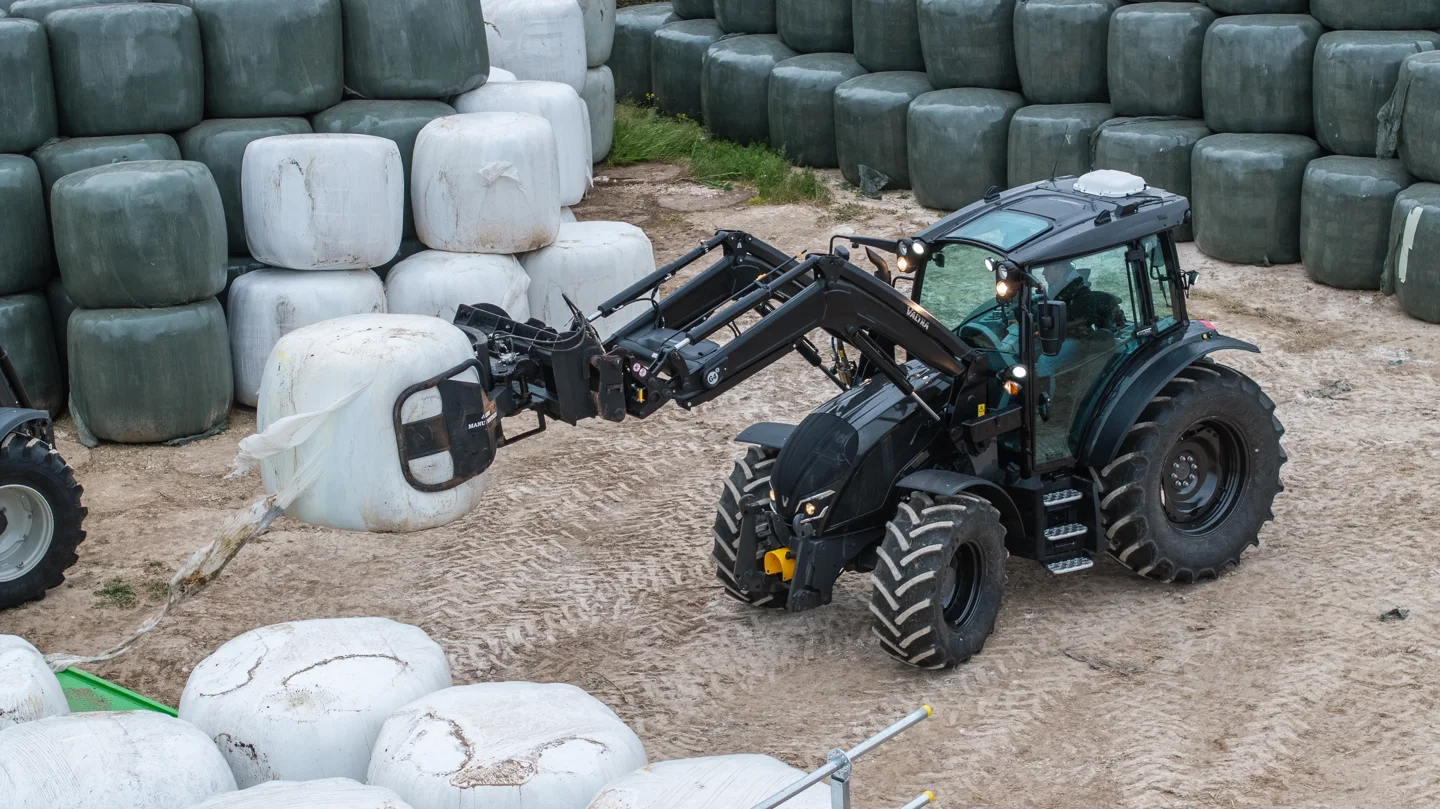 Valtra A-serie HiTech 4 med redskap, fra pressepakken til oppdateringen i 2025